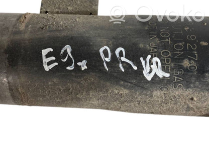 Priekšpusē amortizators ar atsperi