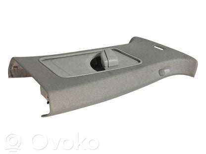 (B) statņa dekoratīvā apdare (augšdaļa)