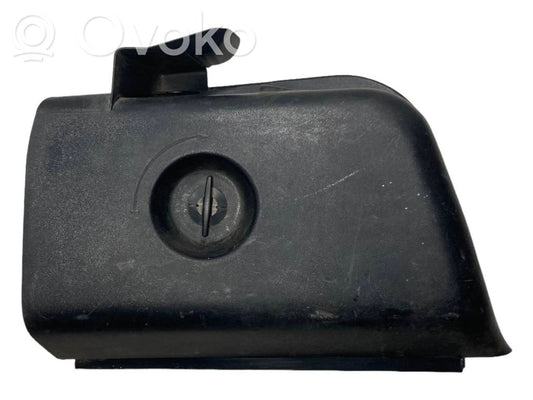 Aizmugurējā luktura detaļa