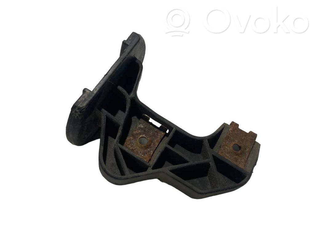 Priekšpusē bampera turētājs