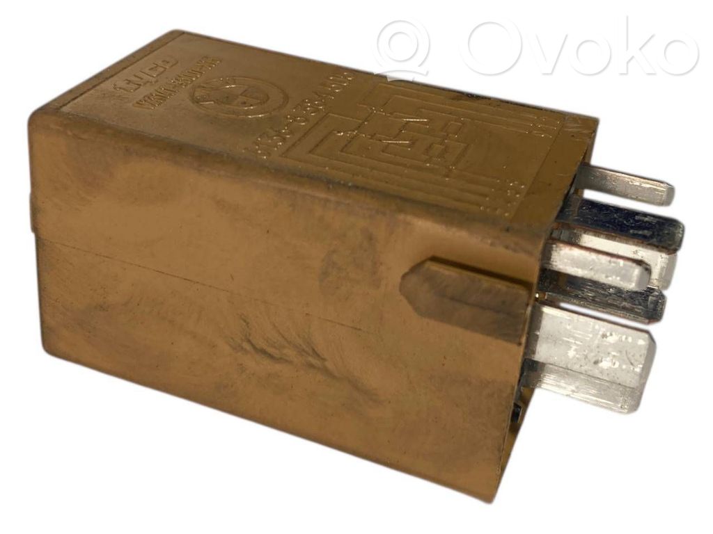 Logu tīrītāju relejs