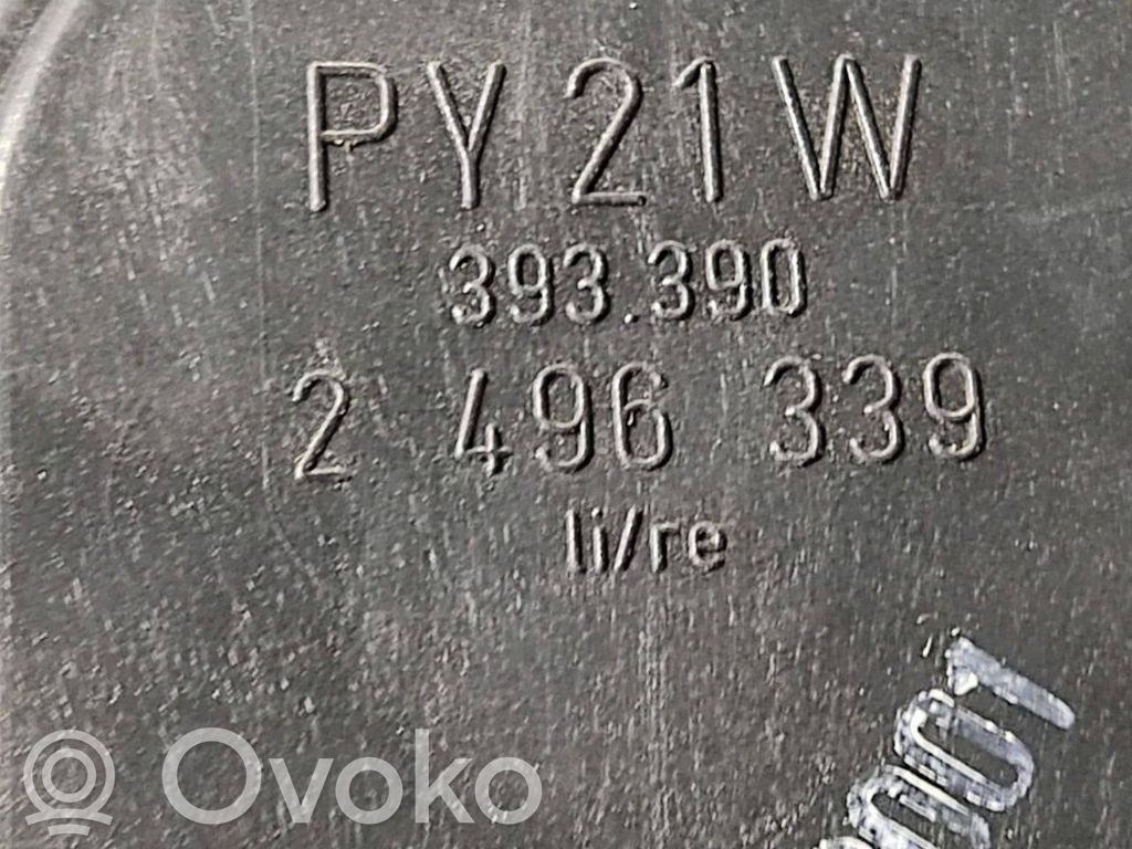 Aizmugurējais lukturis virsbūvē