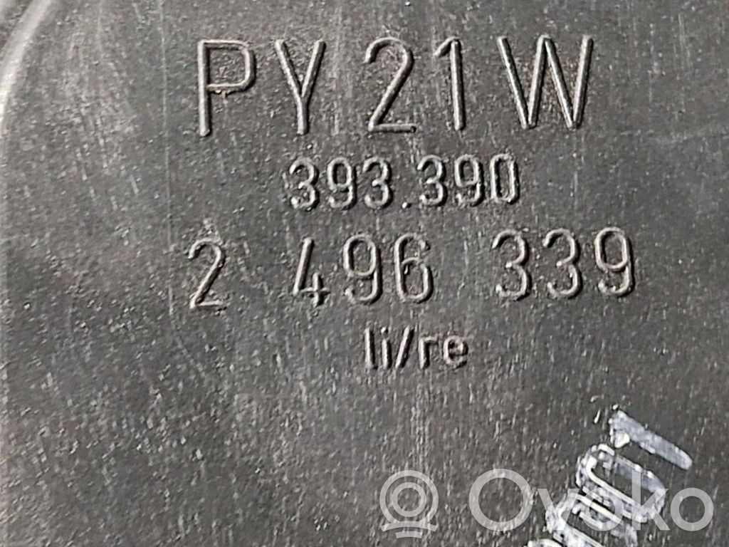 Aizmugurējais lukturis virsbūvē