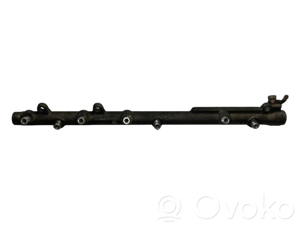 Fuel main pipe