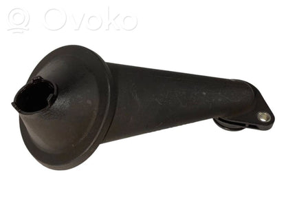 Oil supply pipe (in the crankcase)