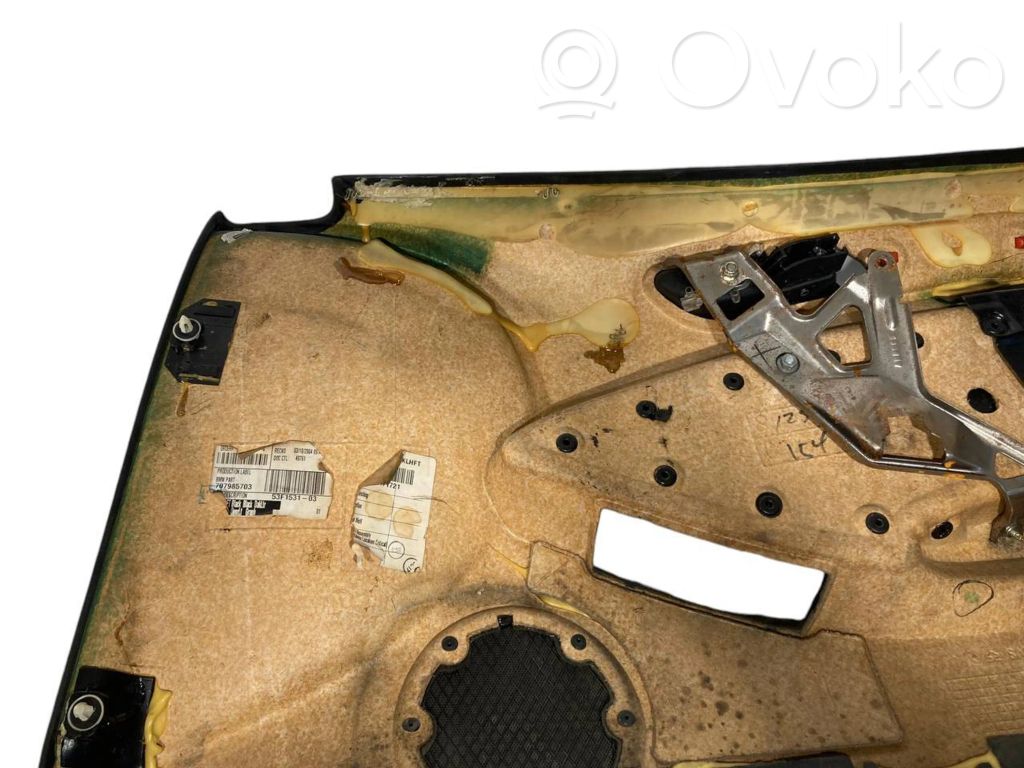 Priekšējo durvju apdare