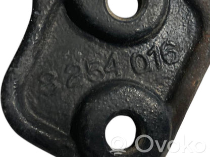 Aizmugurējā pārsega eņģe (-ess)