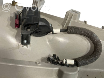 (D) statņa dekoratīvā apdare (augšdaļa)