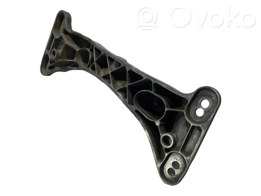 Pārnesumkārbas stiprinājuma kronšteins