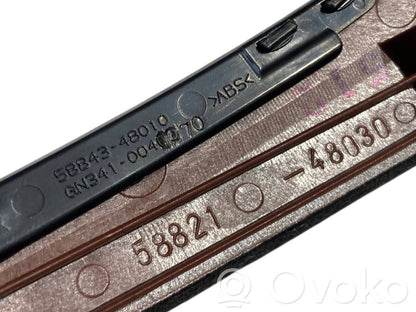 Ātrumu pārslēgšanas sviras dekoratīvā apdare (plastmasas)