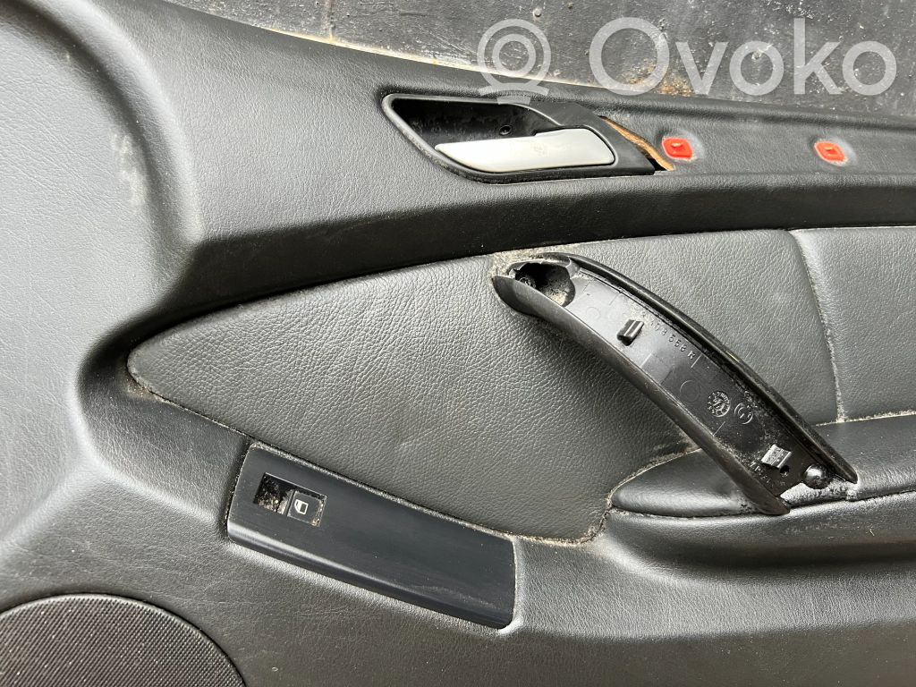 Priekšējo durvju apdare