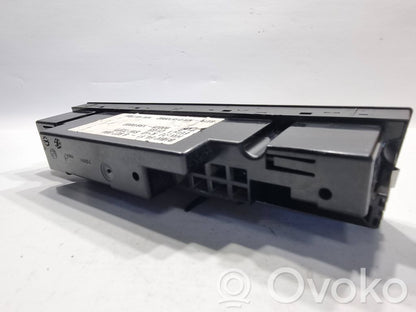 Gaisa kondicioniera / klimata kontroles / salona apsildes vadības bloks (salonā)