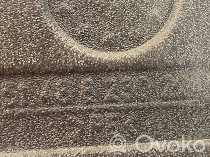 Cita veida aizmugurē durvju dekoratīvās apdares detaļas