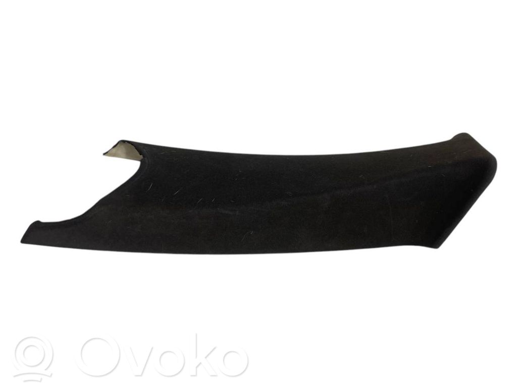 (C) statņa dekoratīvā apdare