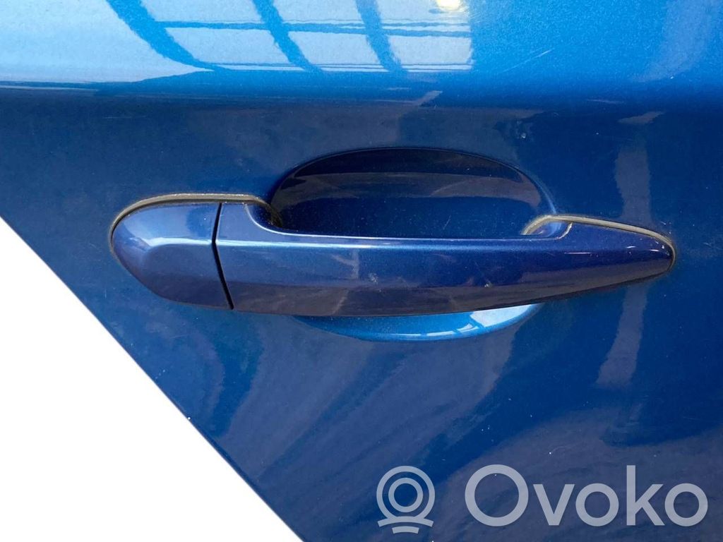 Aizmugurējās durvis