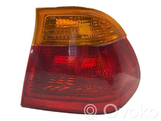 Aizmugurējais lukturis virsbūvē