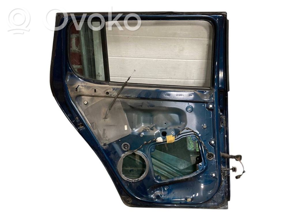 Задняя дверь