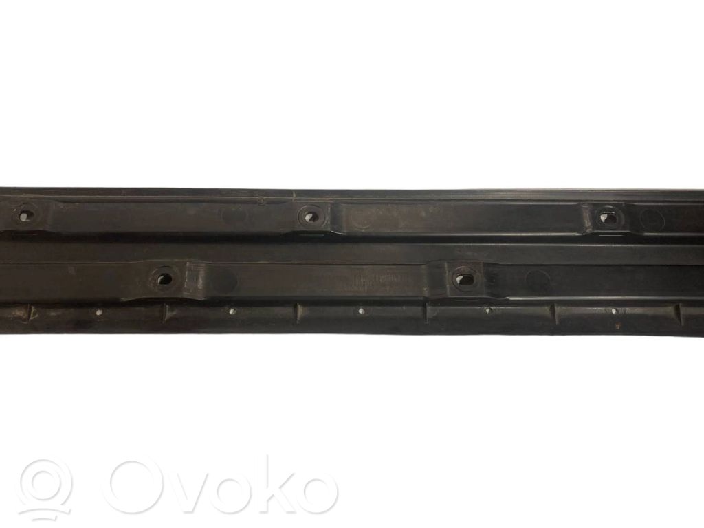 Side underbody protection