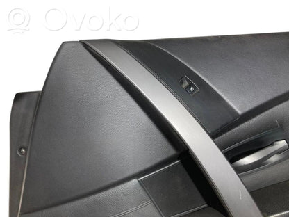 Priekšējo durvju apdare