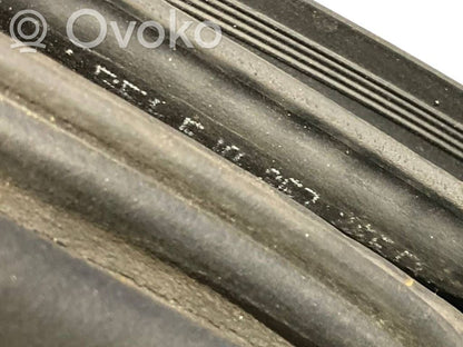 Резиновая отделка передней части (в кузове)