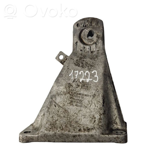 Engine mounting bracket