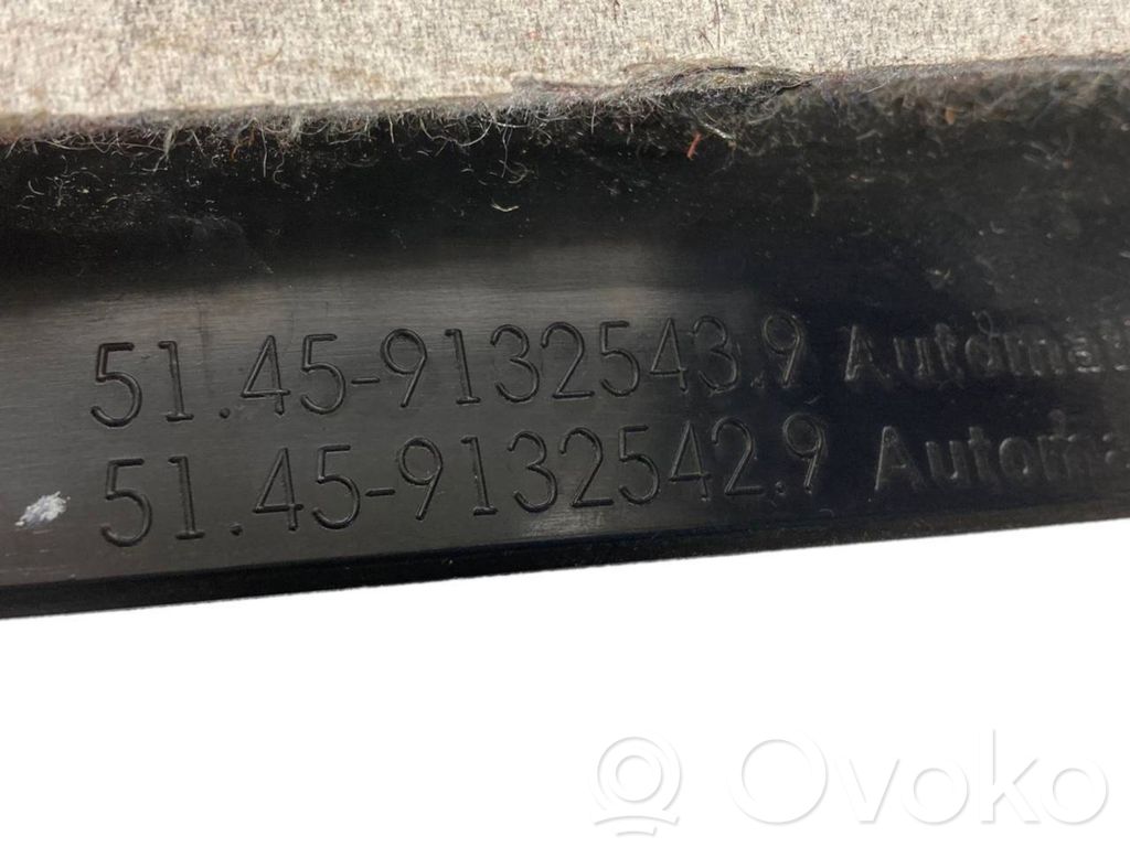 Paneļa dekoratīvās apdares vairogs (apakšējais)