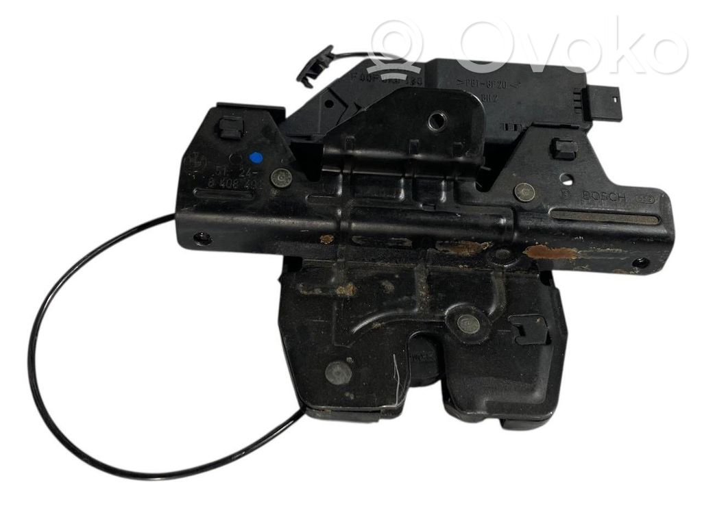 Aizmugurējā pārsega slēdzene