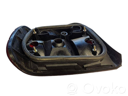 Aizmugurējais lukturis virsbūvē