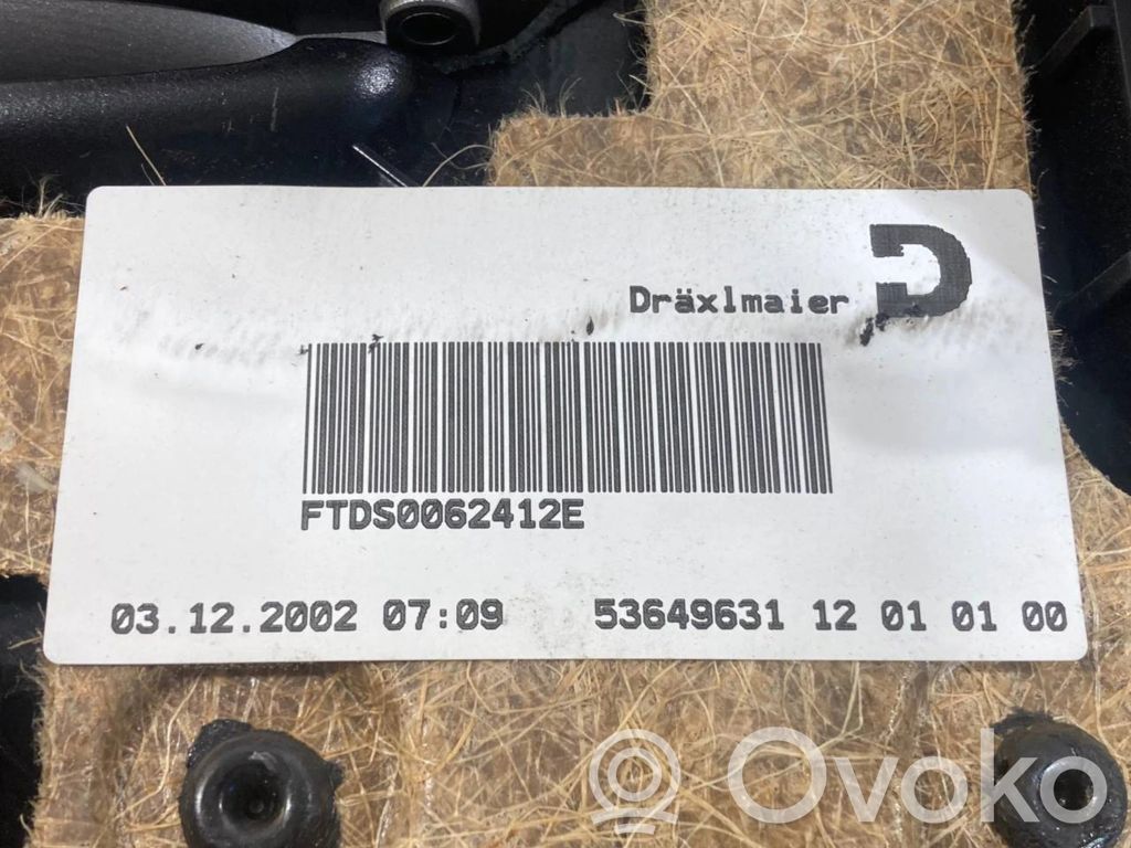 Apšuvums aizmugurējām durvīm