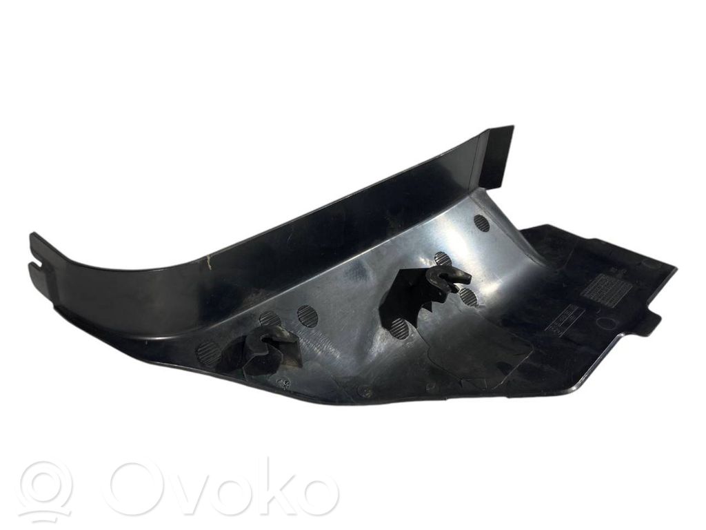 Kāju zonas sānu dekoratīvā apdare