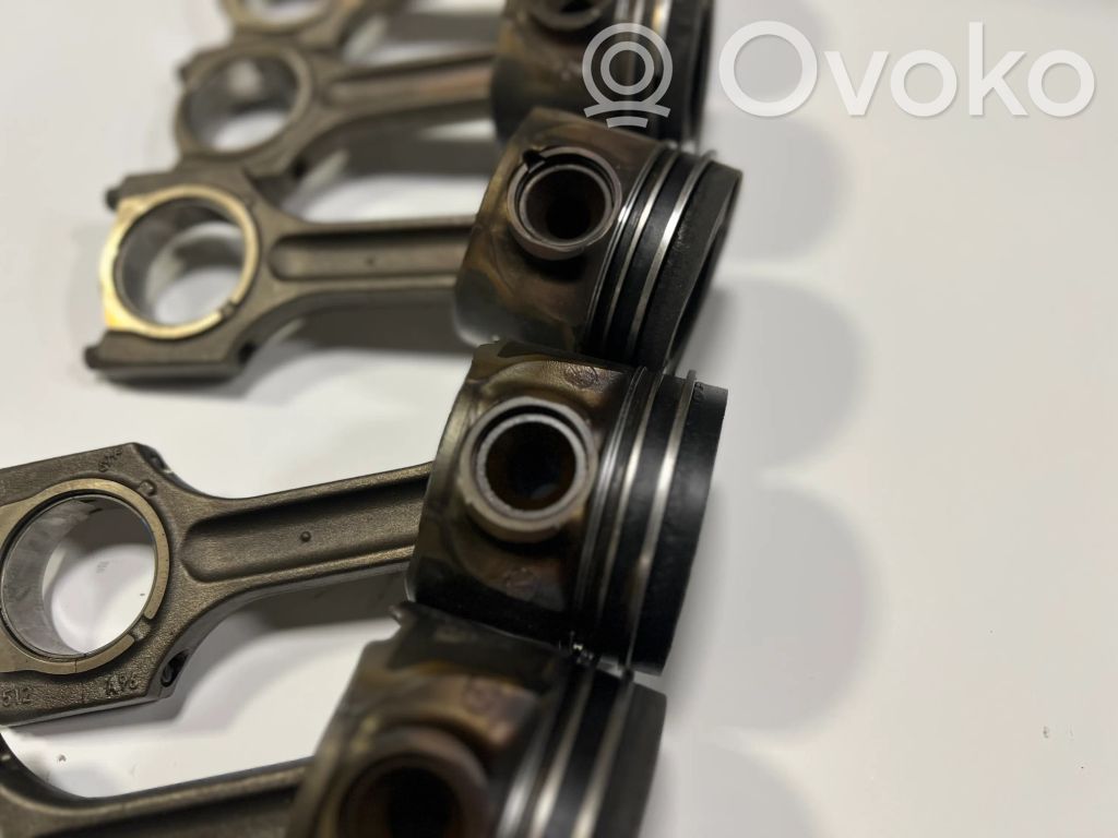 Piston with connecting rod