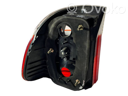 Задний фонарь в кузове