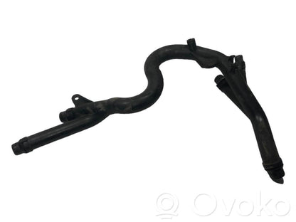 Caurulīte (-es) / šļūtene (-es)