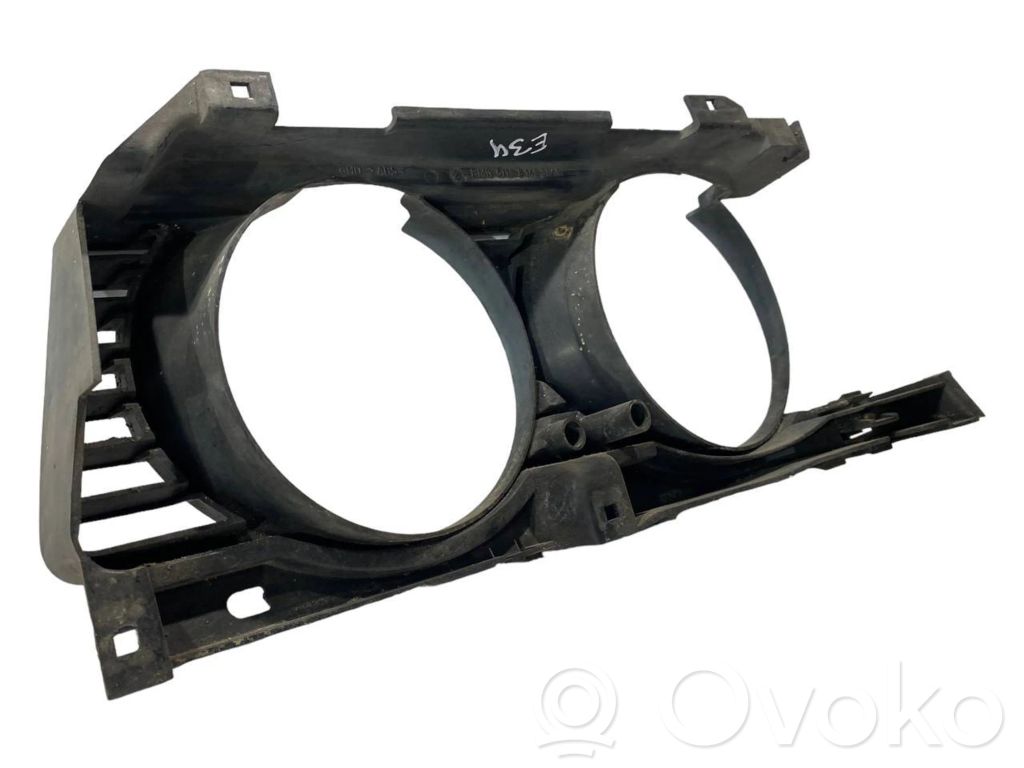 Priekšējā luktura detaļa