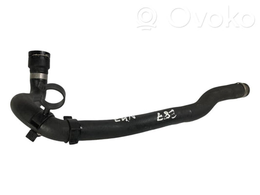 Caurulīte (-es) / šļūtene (-es)