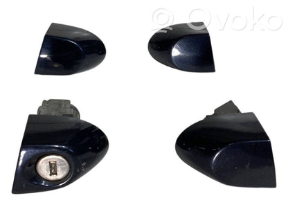 Priekšpusē durvju roktura vāciņš