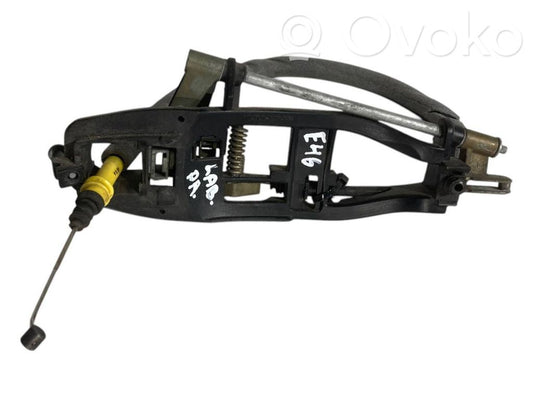 Держатель/кронштейн для внешней ручки открывания спереди