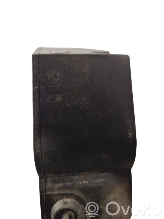 Педаль акселератора