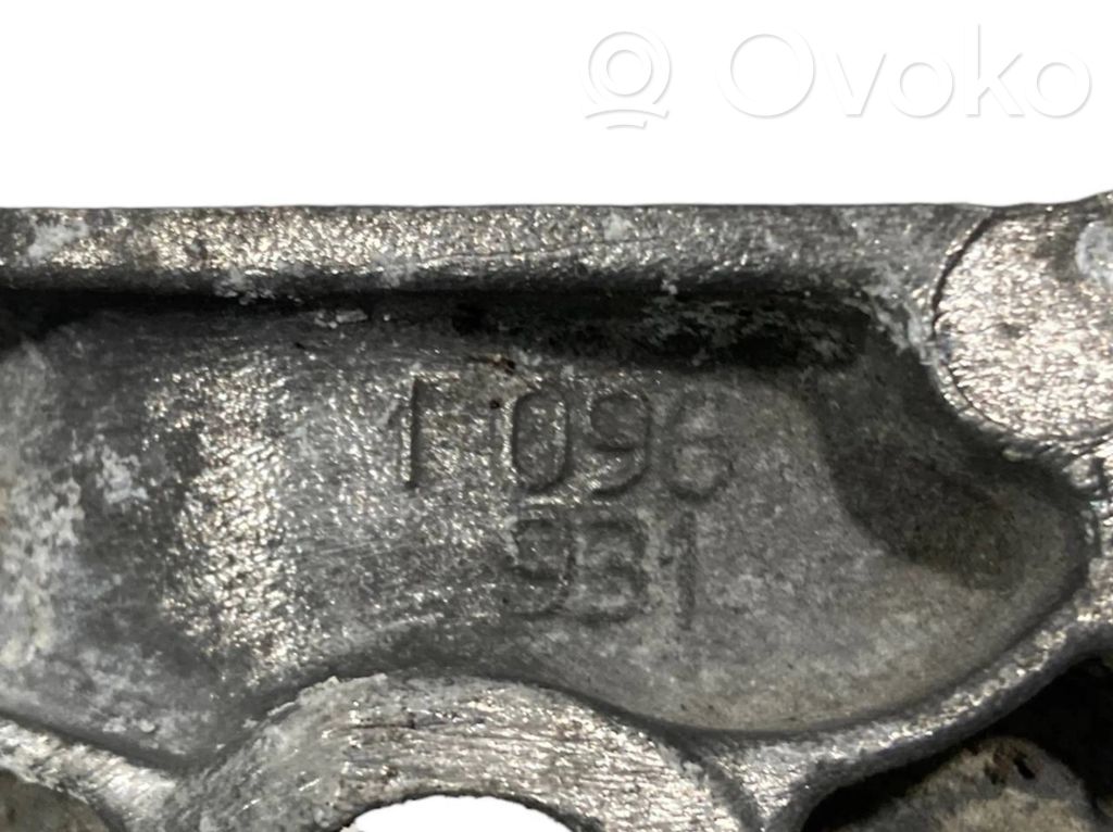 Кронштейн крепления трансмиссии