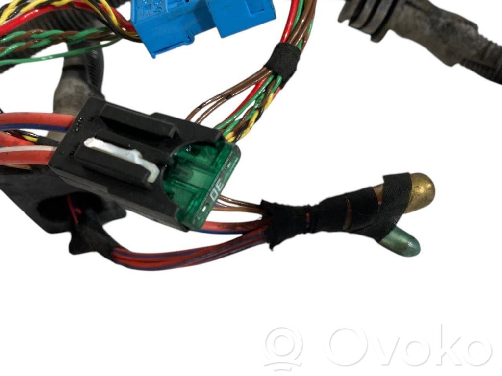 Pārnesumkārbas vadu instalācija