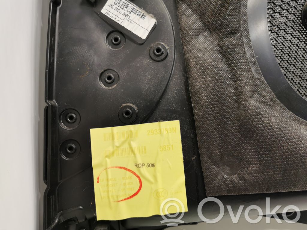 Apšuvums aizmugurējām durvīm