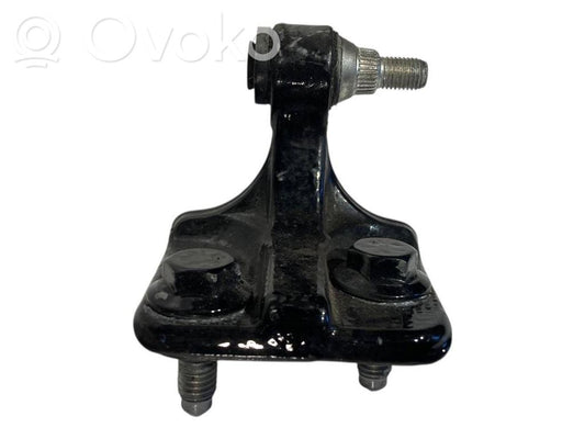 Aizmugurē augšējā vira (eņģe)