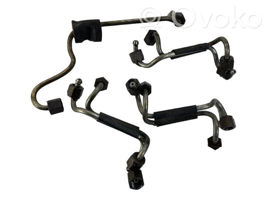 Degvielas caurulīte (-es)