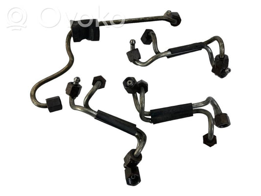 Degvielas caurulīte (-es)