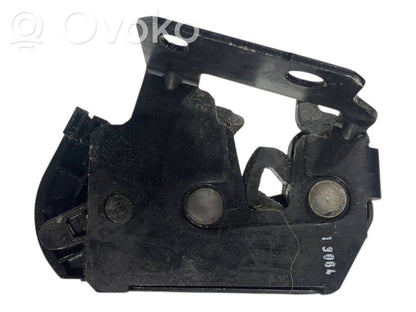 Aizmugurējā pārsega slēdzene