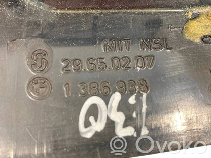 Aizmugurējais lukturis virsbūvē