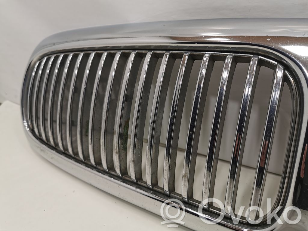 Priekšējais režģis