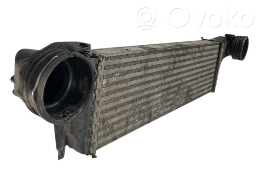 Starpdzesētāja radiators