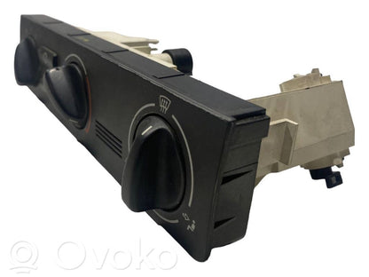 Air conditioning / climate control / interior heating control unit (in the passenger compartment)
