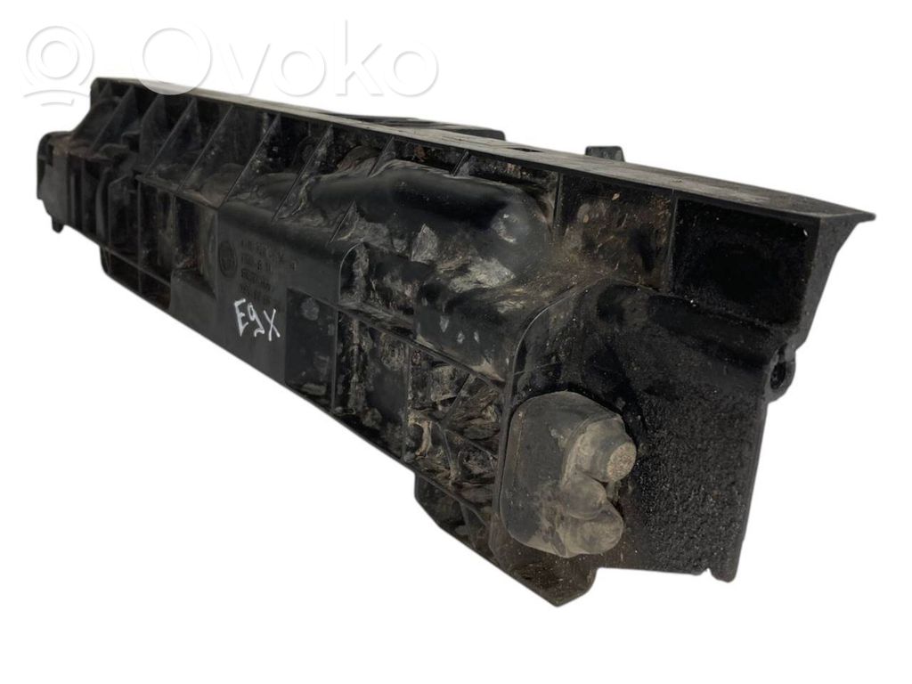 Radiator(s) holder/bracket